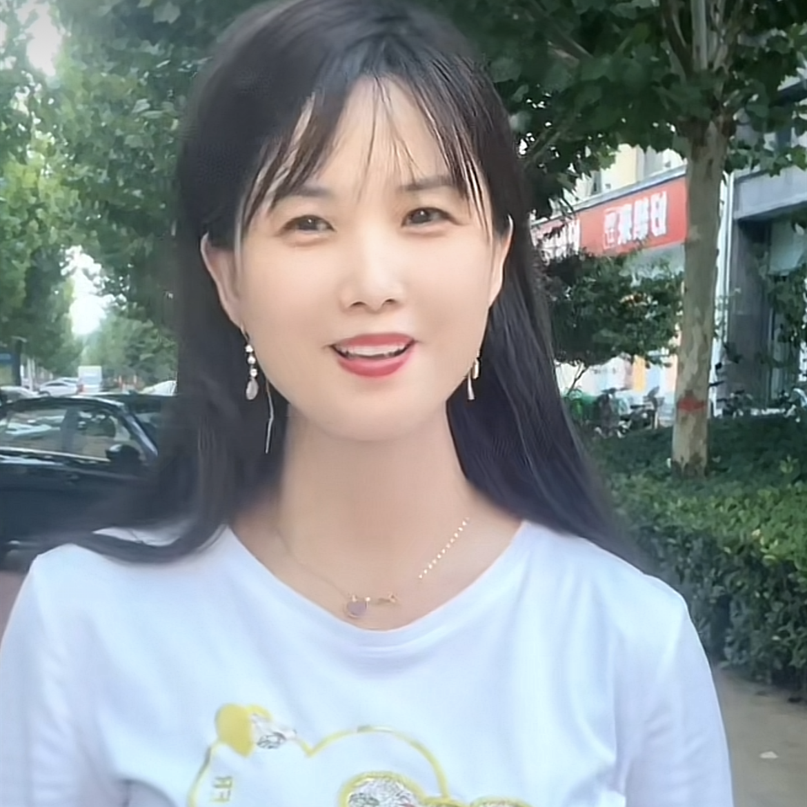 28网红一笑倾城停更76天后复更_一笑一倾城_一笑倾城后面一句是什么