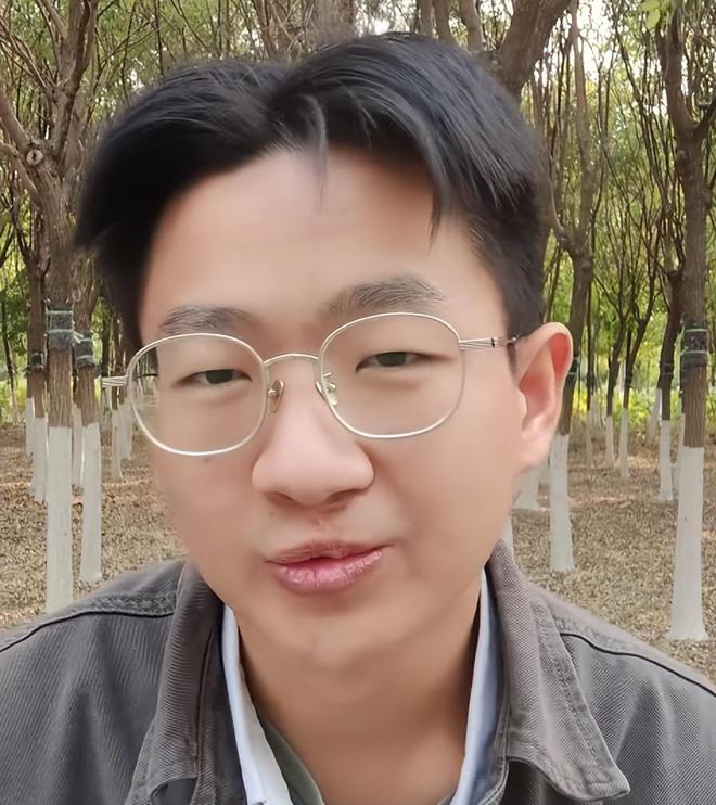 助学金买平板_助学金当事人回应电脑平板争议_桑洁发文回应争议