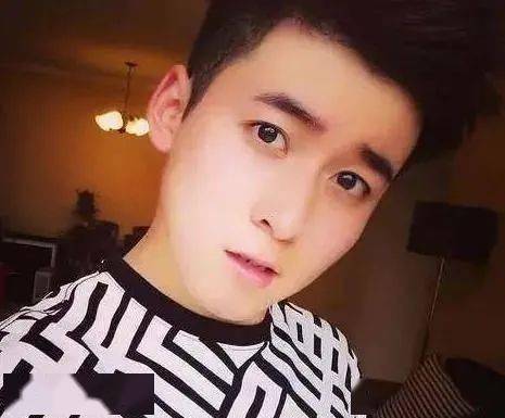 27魏大勋回应今年暑假爆红_2020年魏大勋最近新消息_魏大勋近期活动图