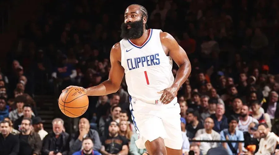 哈登对尼克斯三双_哈登首秀 快船不敌尼克斯_哈登观看湖人快船比赛