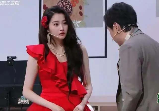 关晓彤生日被整蛊_关晓彤生日卡点_关晓彤生日聚会