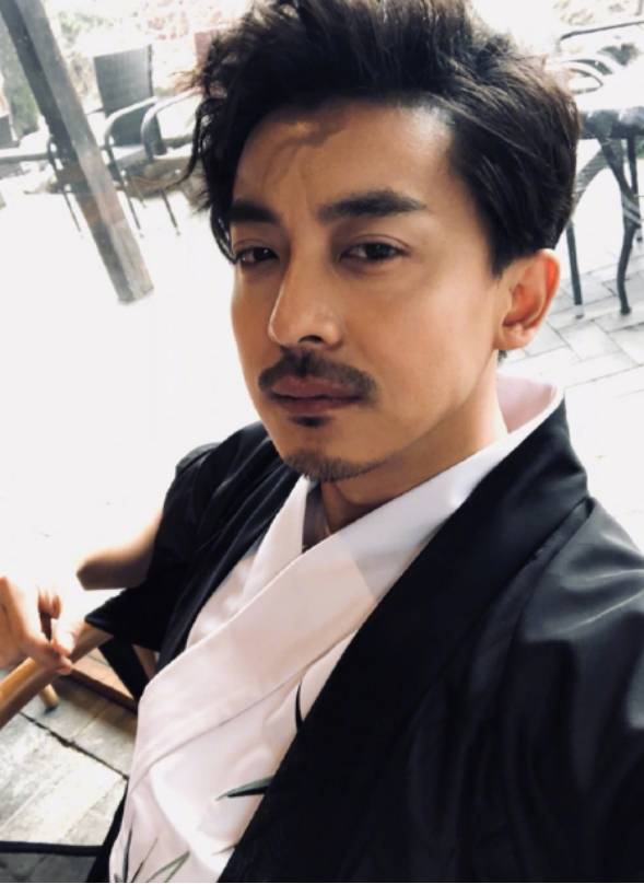 李佳航回应网友喊他解说S13_李佳航回应网友喊他解说S13_李佳航回应网友喊他解说S13