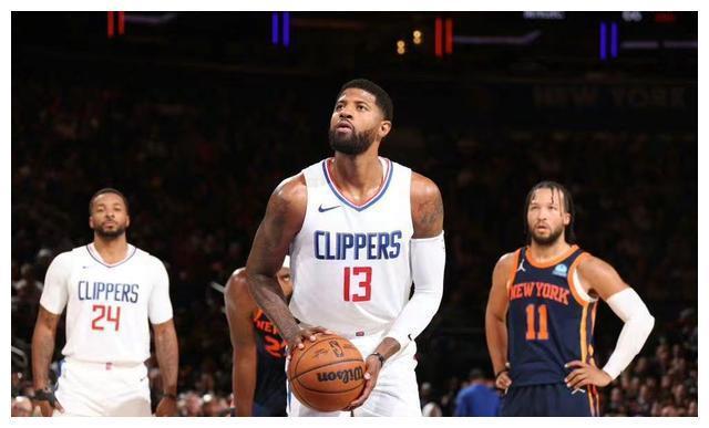 火箭尼克斯哈登61分_哈登观看湖人快船比赛_哈登首秀 快船不敌尼克斯