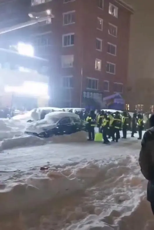 苏州酒店坍塌事故已致8人遇难_佳木斯体育馆坍塌事故3人遇难_苏州坍塌8人遇难