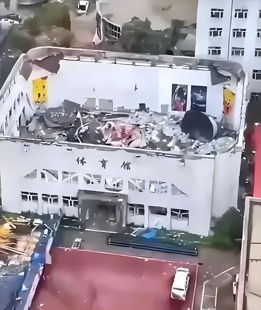 佳木斯今天有人坠楼_苏州坍塌8人遇难_佳木斯体育馆坍塌事故3人遇难