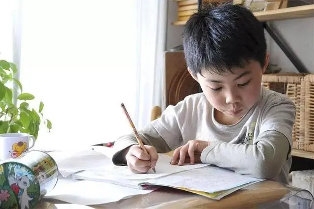 回家第一件事就是抱孩子_抱事回家孩子是什么心理_回家抱孩子是什么意思