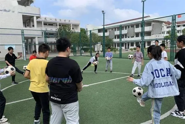 回家第一件事就是抱孩子_回家抱孩子是什么意思_抱事回家孩子是什么心理