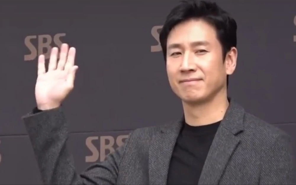 吸毒的歌手李_李善均承认吸毒_吸毒承认李善均吗