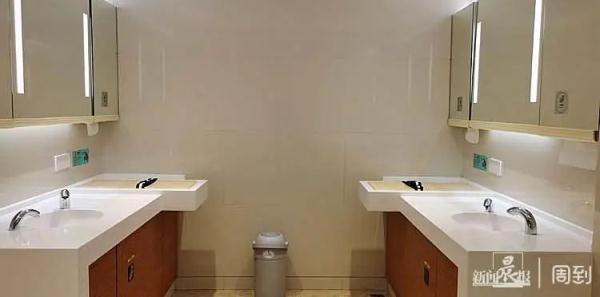 12宝妈发现母婴室被人用来吸烟约会_宝妈抽烟带孩子会影响宝宝吗_宝妈吸烟怎么带孩子