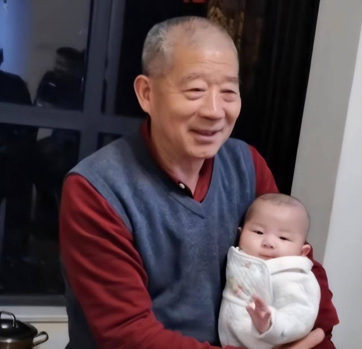 老爷爷俗称_17女子称70多岁爷爷老来得子_老爷对应的女子称呼