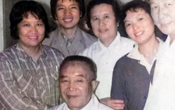 78年罗瑞卿意外客死他乡，夫人郝治平伤心自责：都怪我没能劝住他